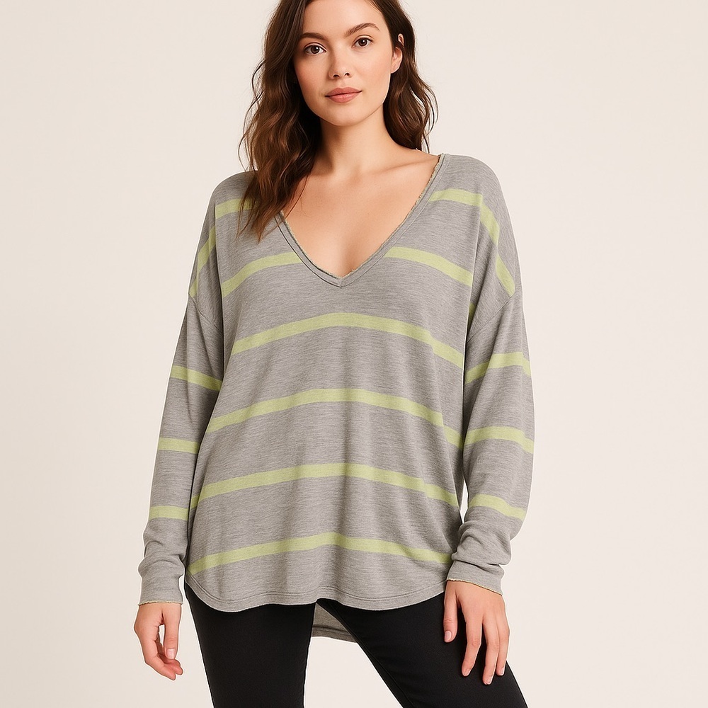 We the Free (Free People) Women’s Oversized Upstate Striped tee in sz Medium EUC